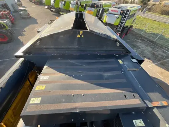 NEW HOLLAND CR 9060 - Photo 15