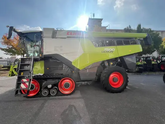 CLAAS Lexion 7500 TT  - Photo 4