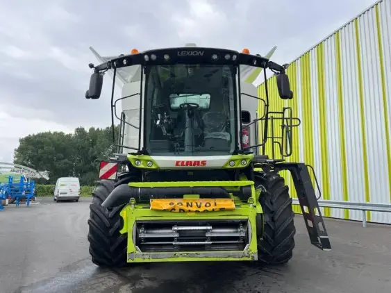CLAAS Lexion 8700  - Photo 2