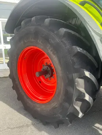 CLAAS Axion 830 Hexashift cis+ - Photo 11