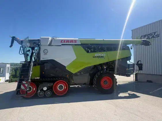 CLAAS LEXION 8700 TT - Photo 4