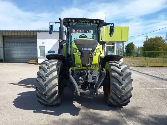 CLAAS AXION 810 - Photo 2
