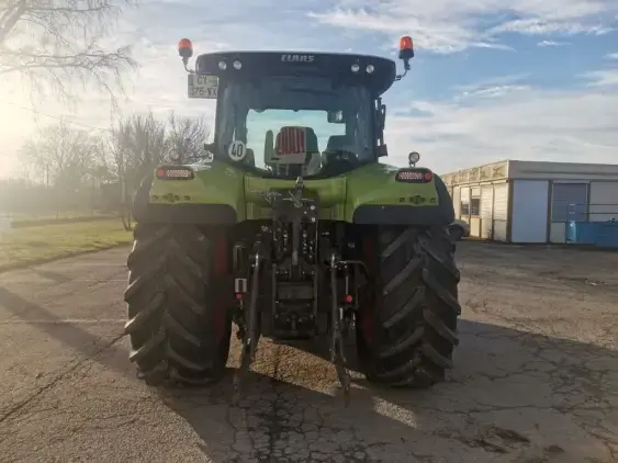 CLAAS ARION 650 - Photo 6