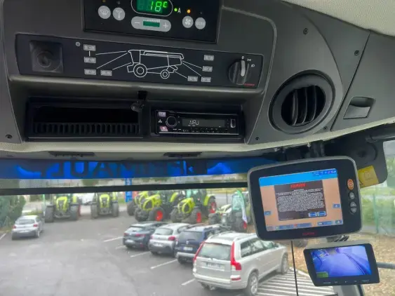 CLAAS LEXION 7400 - Photo 14