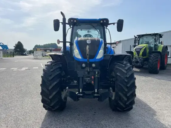 NEW HOLLAND T7.230 - Photo 2
