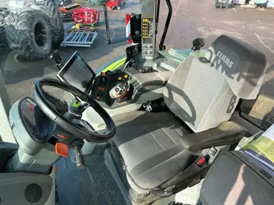 CLAAS Arion 660 Cebis  - Photo 11
