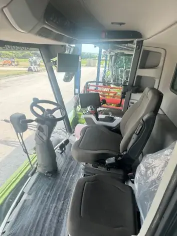 CLAAS LEXION 8700 TT - Photo 14