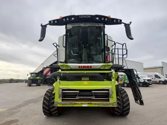 CLAAS LEXION 8700 TT - Photo 2