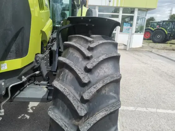 CLAAS ARION 650 - Photo 13