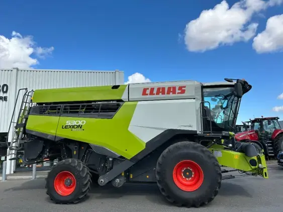 CLAAS Lexion 5300 - Photo 8