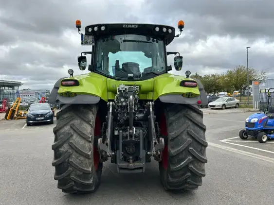 CLAAS Axion 800  - Photo 6
