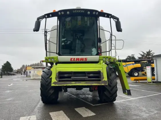 CLAAS LEXION 650 - Photo 2