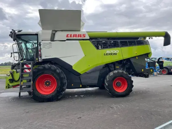 CLAAS Lexion 8700  - Photo 4
