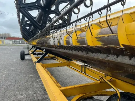 NEW HOLLAND CR 9080 ELEVATION - Photo 34