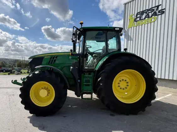 JOHN DEERE 6215R - Photo 4