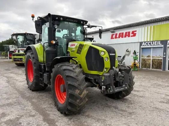 CLAAS Arion 630 - Photo 1