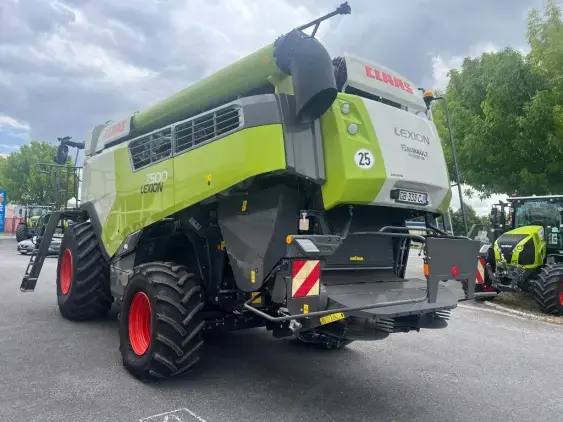 CLAAS Lexion 7500 - Photo 5
