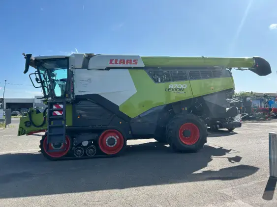 CLAAS 8700TT  - Photo 4