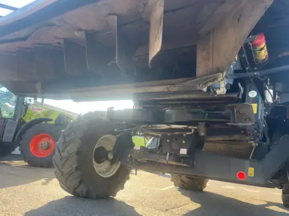 NEW HOLLAND CR 9060 - Photo 13