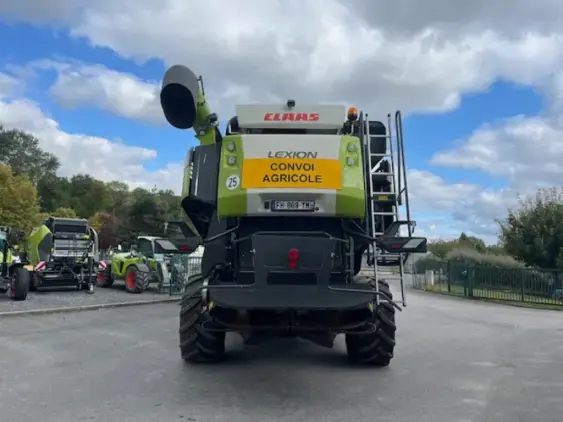 CLAAS LEXION 7600 - Photo 6