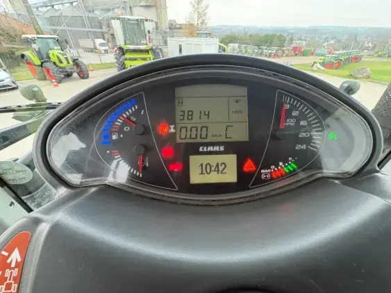 CLAAS ARION 610 - Photo 11
