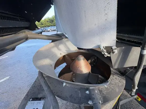 CLAAS Trion 530 - Photo 12