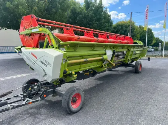 CLAAS Lexion 7400 - Photo 19