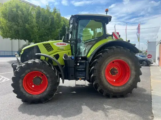 CLAAS AXION 830 - Photo 6
