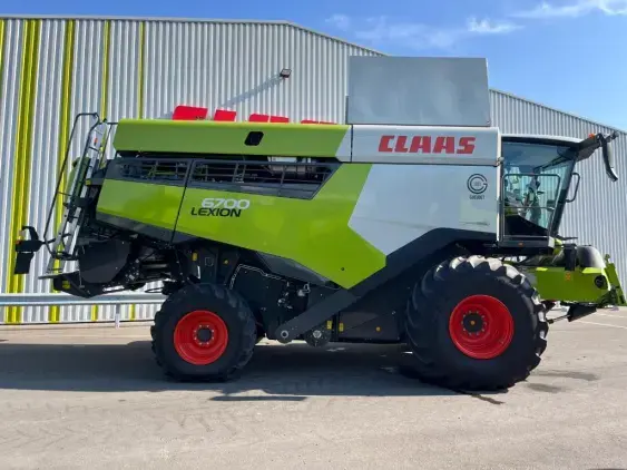 CLAAS LEXION 6700 - Photo 8