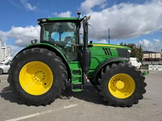 JOHN DEERE 6215R - Photo 8
