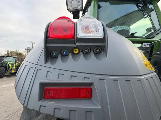 FENDT 824 VARIO PROFI + - Photo 16