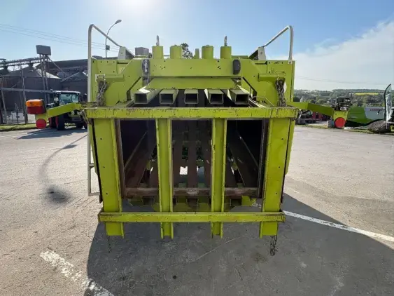 CLAAS Quadrant 1200 - Photo 6