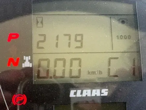 CLAAS AXION 810 - Photo 9