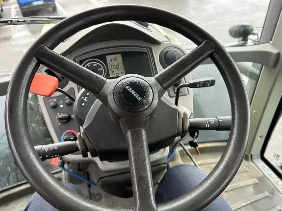 CLAAS AXION 810 - Photo 10