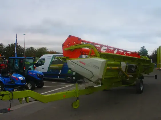 CLAAS LEXION 670 - Photo 12