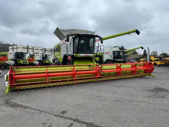 CLAAS Lexion 8700 TT  - Photo 31
