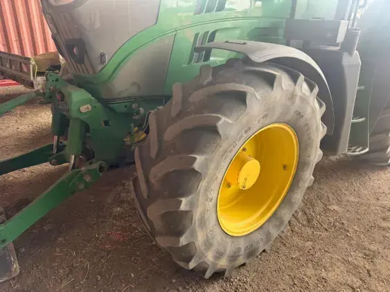 JOHN DEERE 6140M - Photo 2