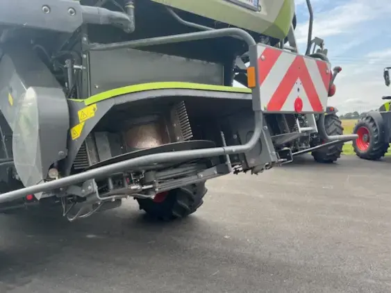 CLAAS LEXION 740 - Photo 18