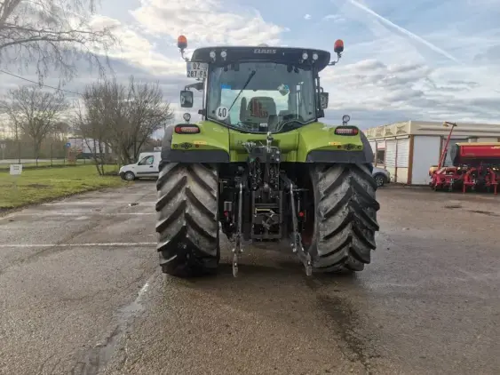 CLAAS ARION 650 - Photo 6
