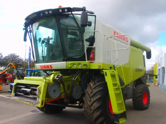 CLAAS LEXION 670 - Photo 3