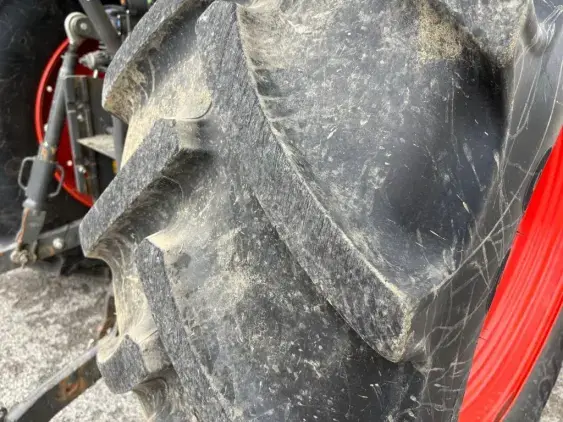 CLAAS Arion 630 - Photo 12