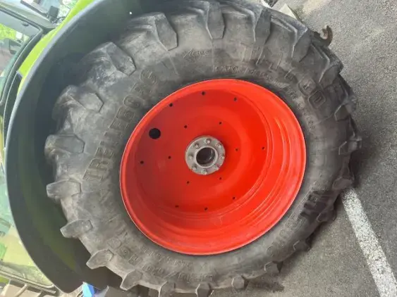 CLAAS Arion 450 - Photo 9