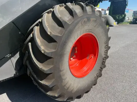 CLAAS Lexion 7400 - Photo 9