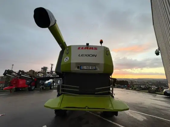 CLAAS LEXION 650 - Photo 5