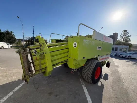 CLAAS Quadrant 1200 - Photo 7