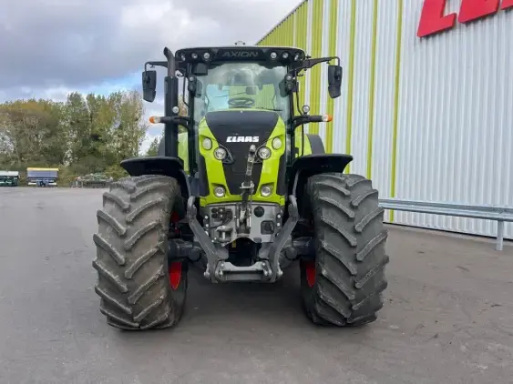 CLAAS AXION 830 - Photo 2