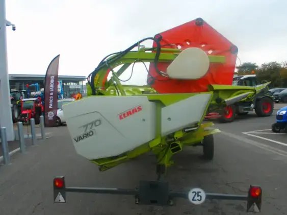 CLAAS LEXION 670 - Photo 14