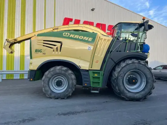 KRONE Big x 780 - Photo 8