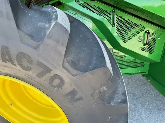 JOHN DEERE T660i - Photo 15