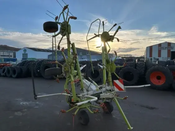 CLAAS VOLTO 700 - Photo 4